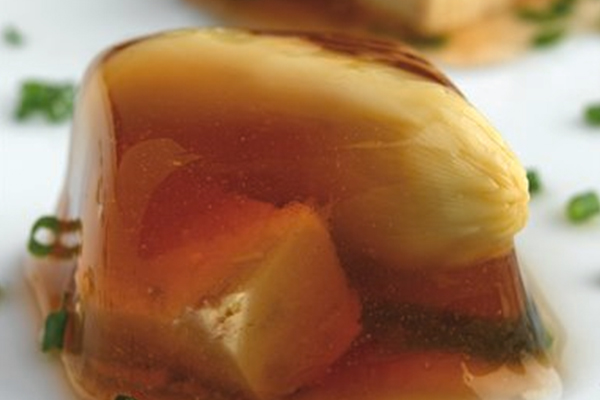 Espárragos de Navarra y foie gras en gelatina de Oporto